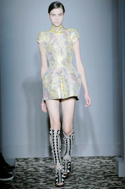 Look 4